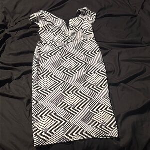 Monochrome Geometric Midi Dress DGNY